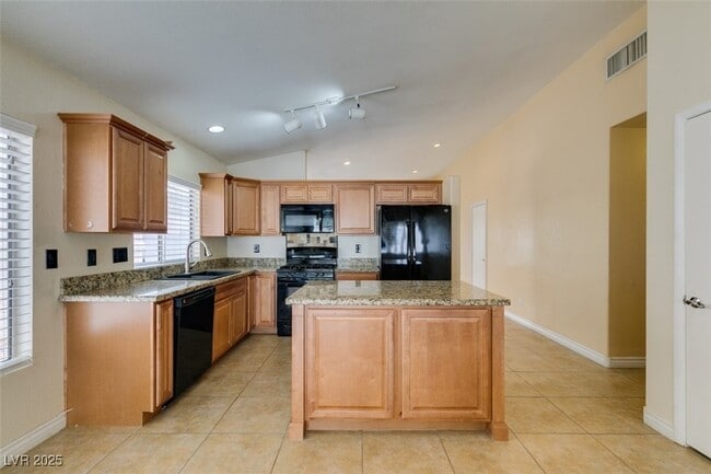 Building Photo - 744 Gritty Garnet Ave