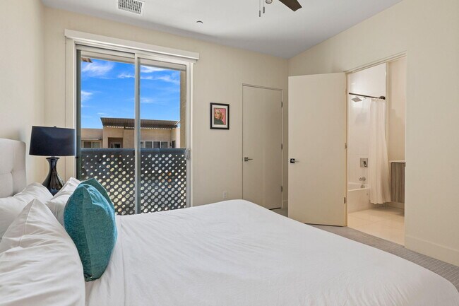 Building Photo - 191 The Riv