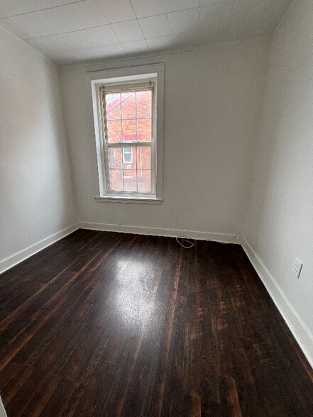 Building Photo - 37 Harmony St