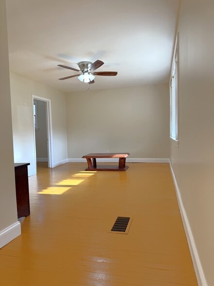 Building Photo - 9942 Frederick Rd