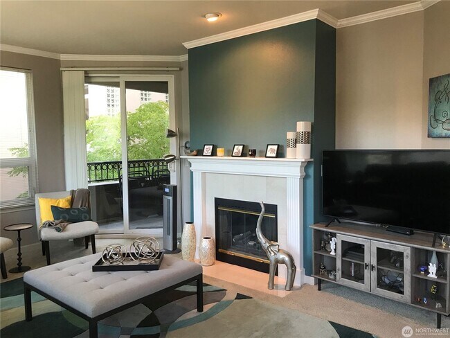 Building Photo - 2bd/2ba Kirkland Condo