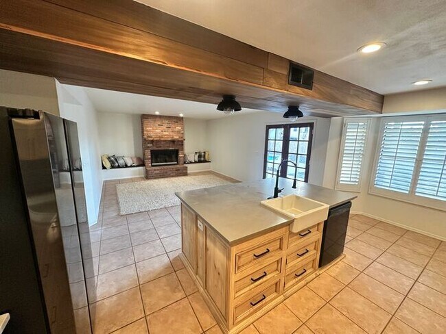 Building Photo - 946 N 59th St