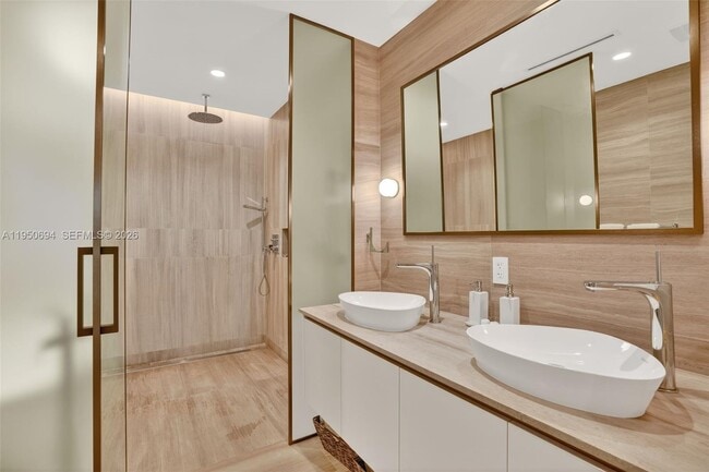 Building Photo - 5775 Collins Ave