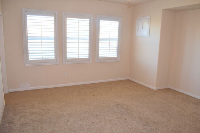 Building Photo - 4 Bed/3.5 Bath Home in Elk Grove! -  Resident Benefit Package Property