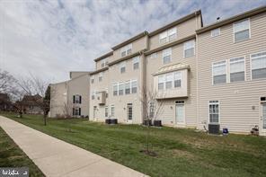 Building Photo - 1644 Oakridge Ln