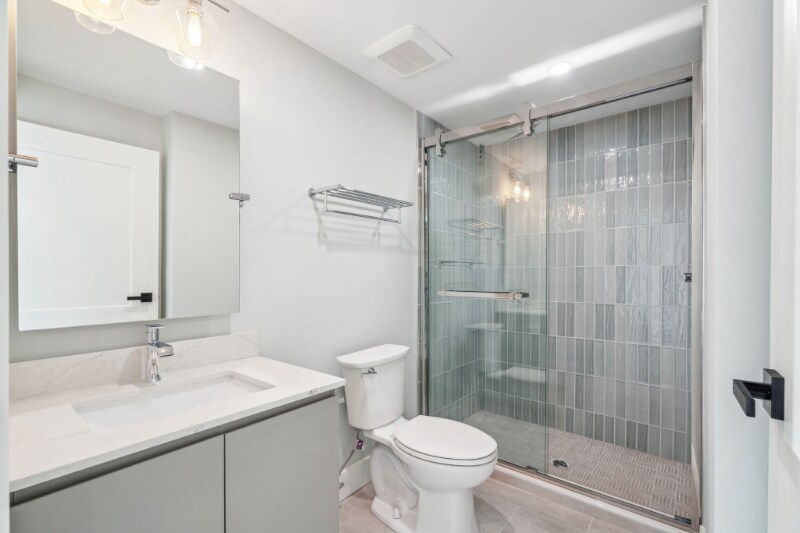 Building Photo - 3748 Lancaster Ave