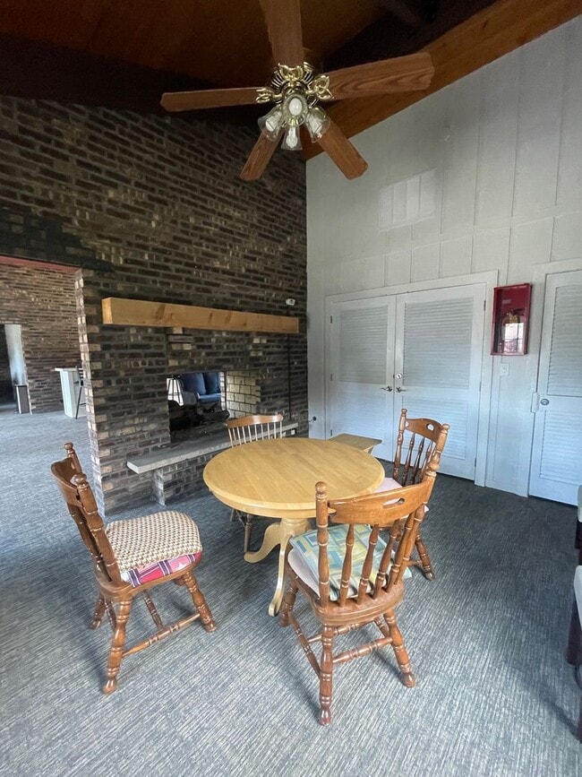 Building Photo - 118 Evelyn Ln