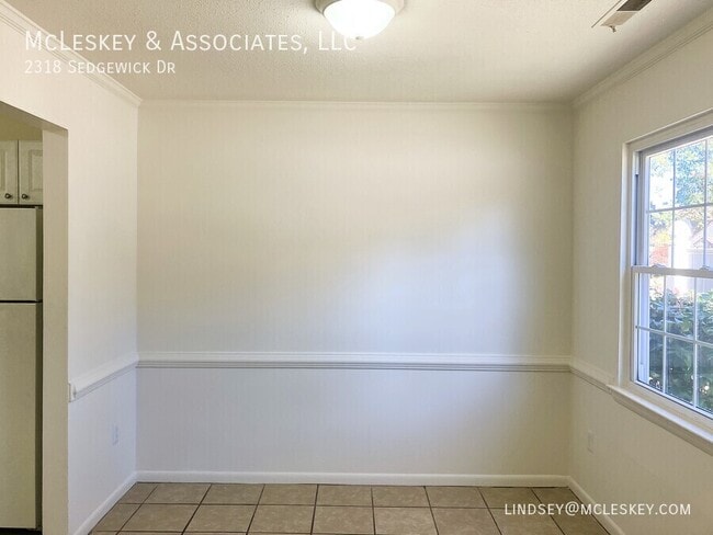 Building Photo - 2318 Sedgewick Dr