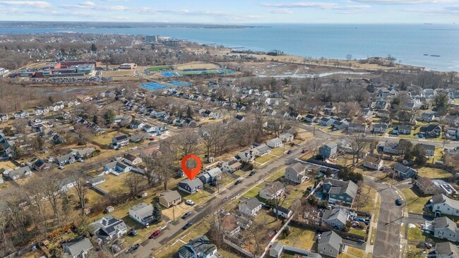 Building Photo - 27 Strathmore Rd