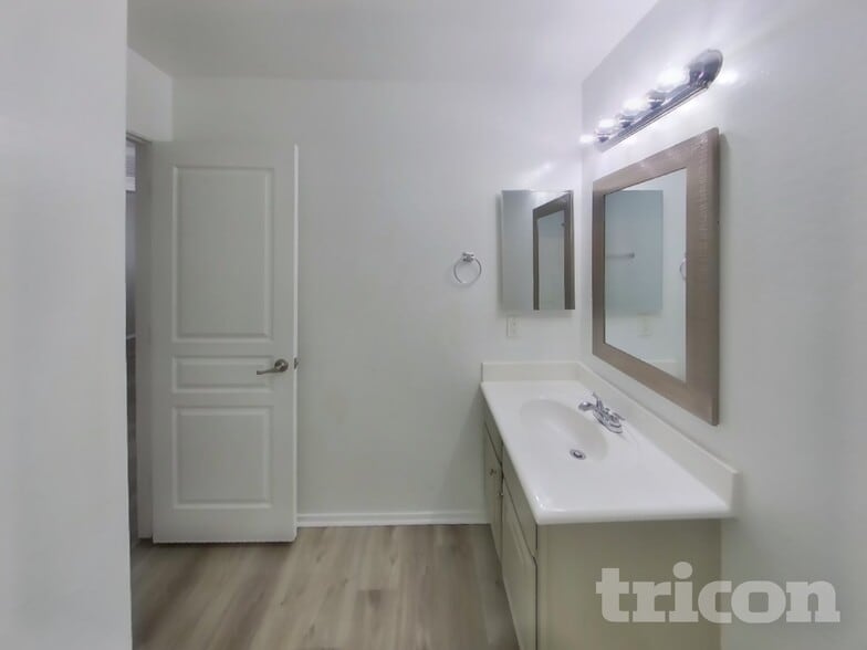 Building Photo - 12367 W Turney Ave