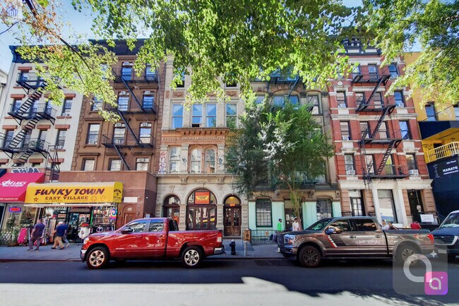 Building Photo - 12 St Marks Pl