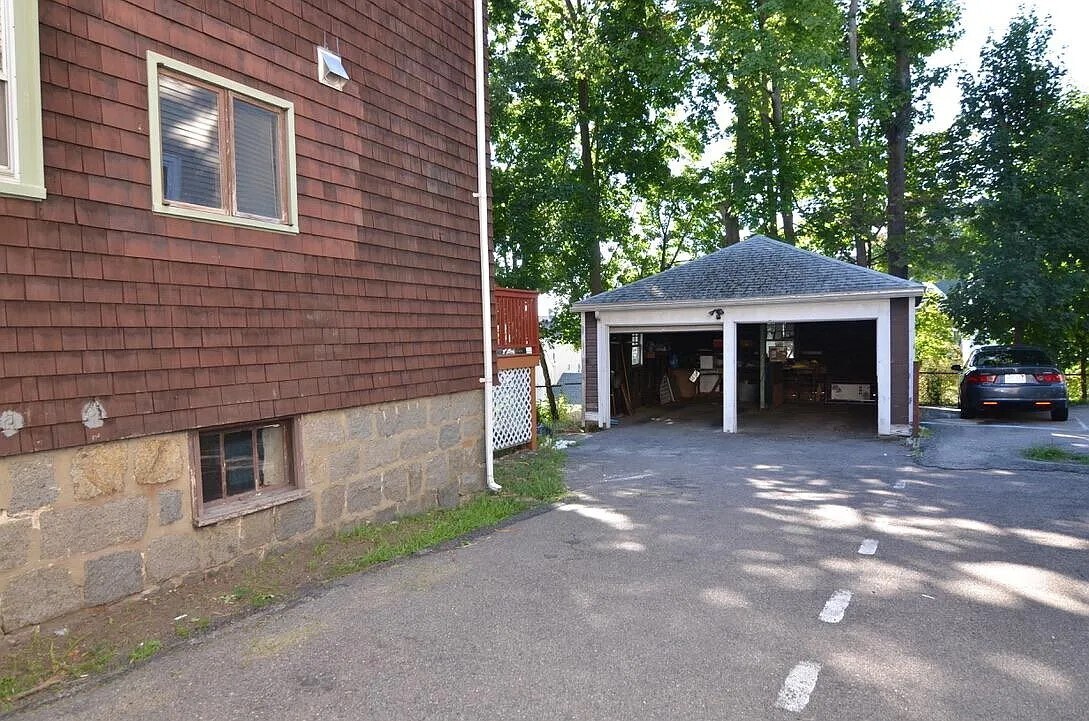 Building Photo - 16 Newport Ter