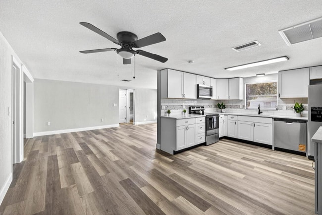 Building Photo - 7835 Birchwood Dr