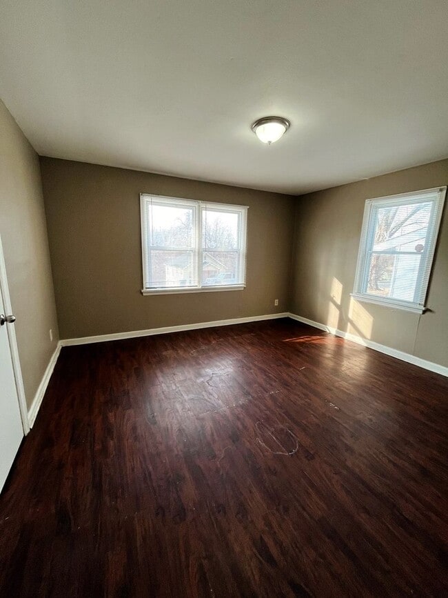 Building Photo - Spacious 2 bedroom home for Rent