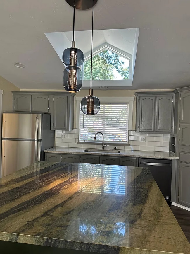 Building Photo - Modern Auburn Retreat—Fully Renovated 3BR ...