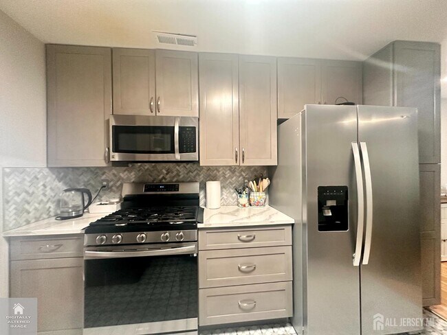 Building Photo - 163 Thoreau Dr