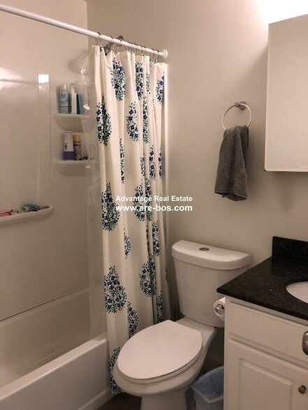 Building Photo - 120 Webster Ave