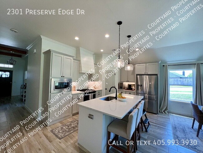 Building Photo - 2301 Preserve Edge Dr