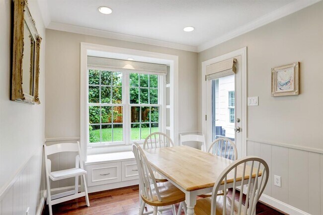 Building Photo - 12731 Trail Hollow Dr