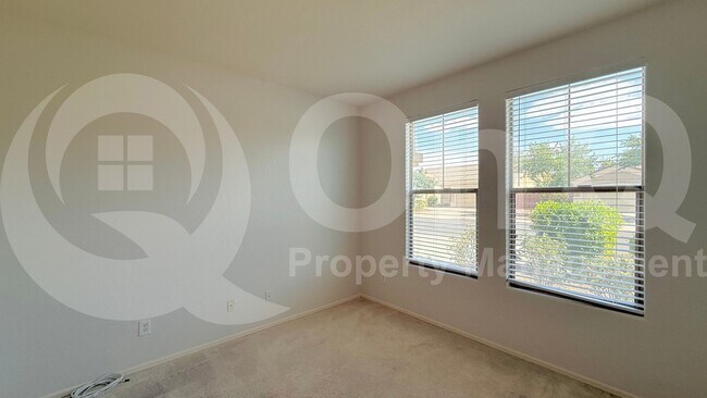 Building Photo - 3316 E Kingbird Pl