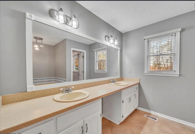 Building Photo - 1570 Johnson Rd