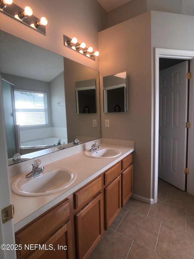 Building Photo - 3566 White Cow Ct