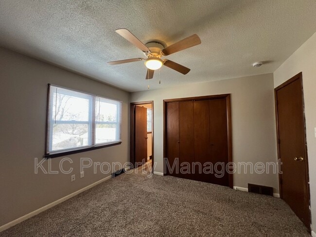 Building Photo - 6650 Holcomb Cir