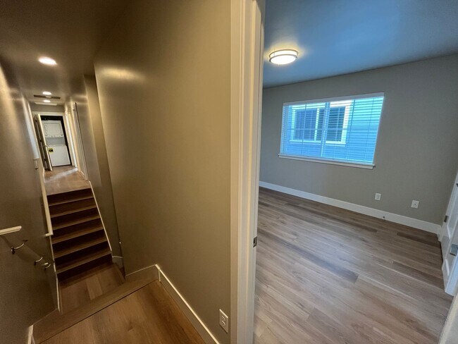 Building Photo - New Construction Townhome in NW Bend