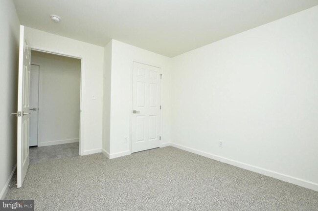 Building Photo - 125 Roosevelt Blvd