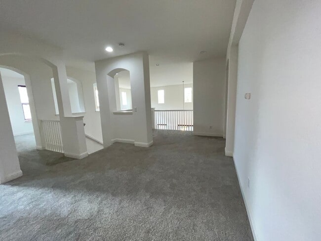 Building Photo - Exceptional 4BR/3BA/3 Car Tandem Garage in...