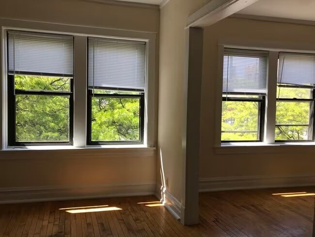 Building Photo - 1742 W Estes Ave