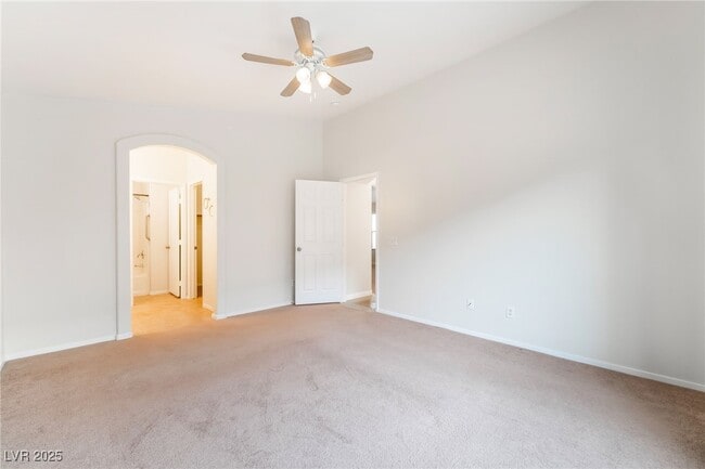Building Photo - 11073 Vallerosa St