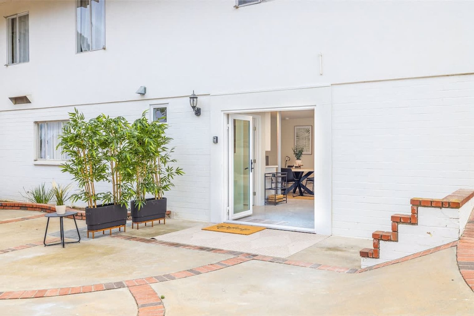 Building Photo - 4000 Highland Dr