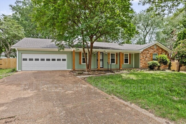 Building Photo - 5773 Redbud Cove