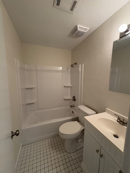 Building Photo - 106 Shiloh Cir