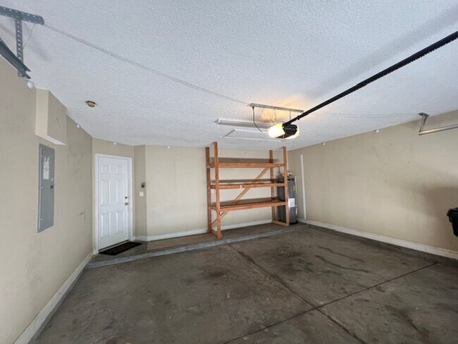 Building Photo - Oakleaf Home For Rent