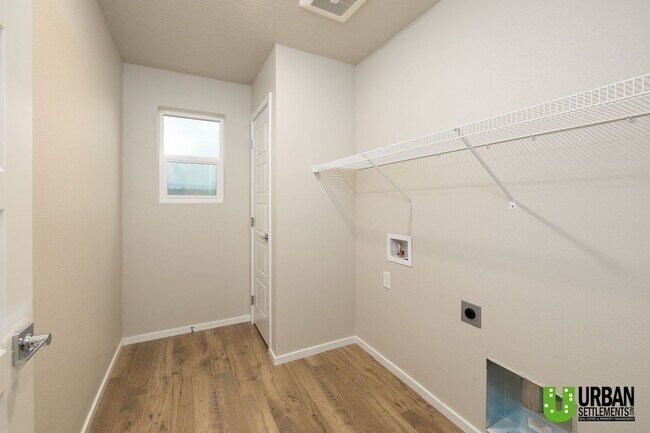 Building Photo - 12406 E Dickens Ln