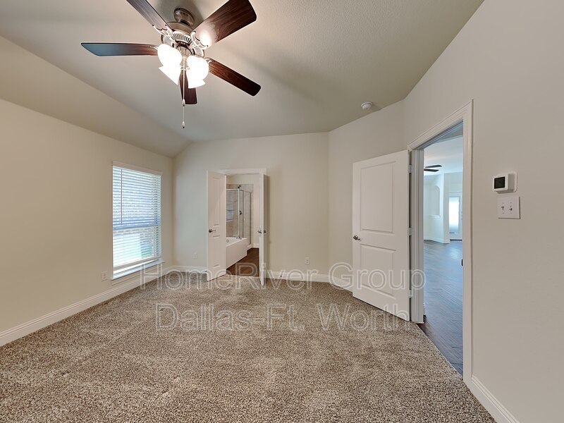 Building Photo - 11200 Glover Ln