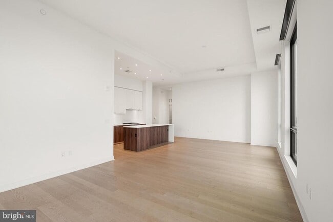 Building Photo - 1650 Silver Hill Dr