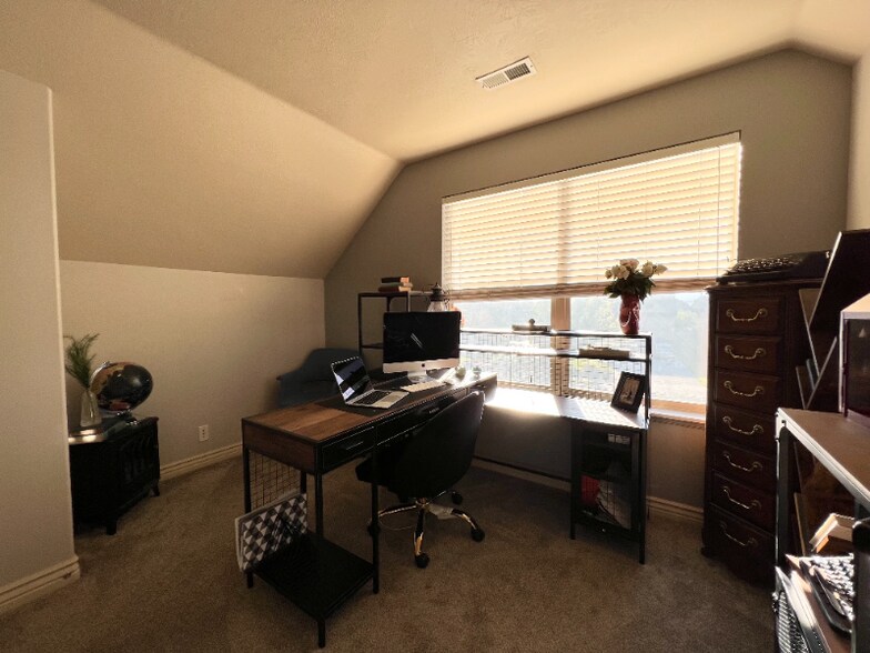 Building Photo - 1717 S 825 W