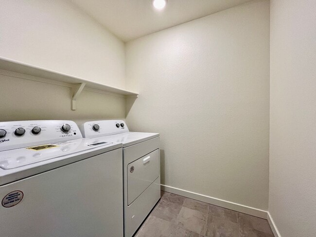 Building Photo - Newer Construction Home in Monument