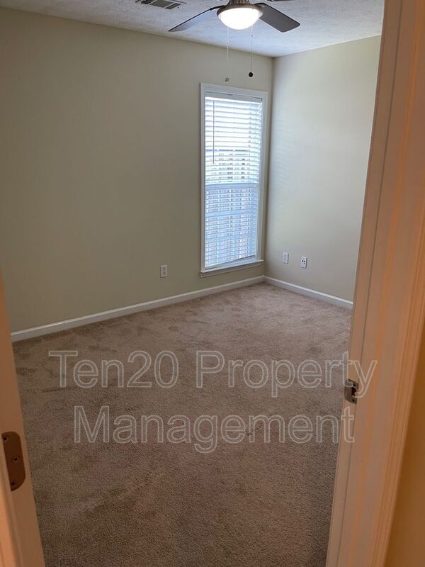 Building Photo - 7784 Leaning Pine Ct