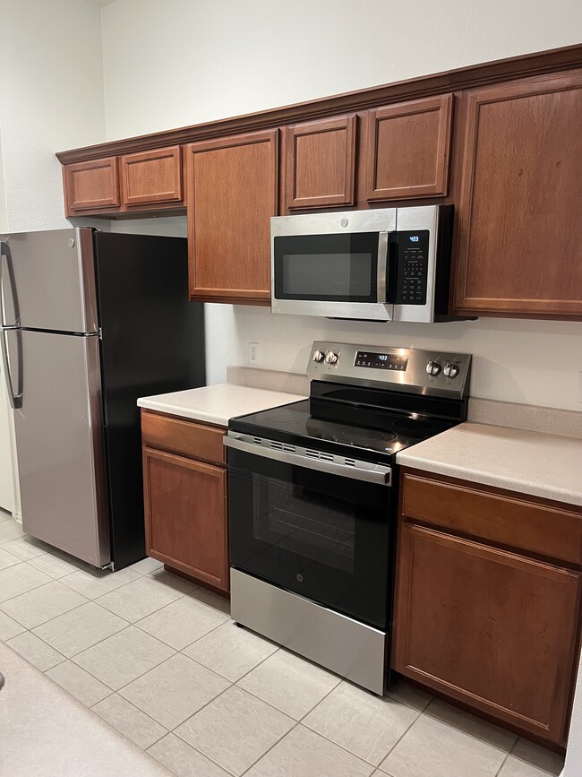 Building Photo - 208 Robin St