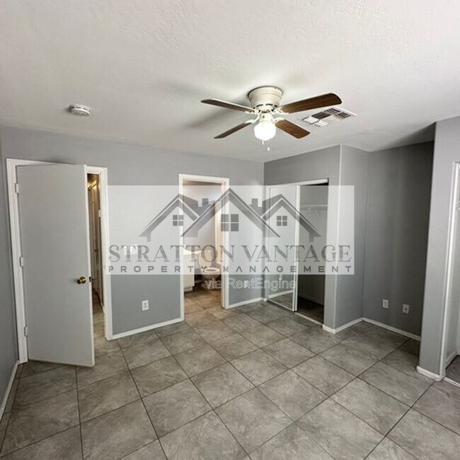 Building Photo - 12220 W Scotts Dr