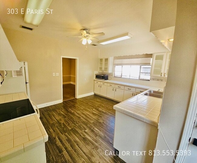 Building Photo - 303 E Paris St