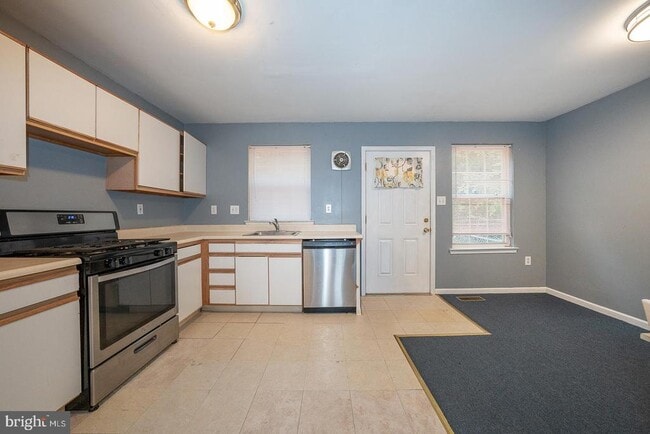 Building Photo - 60 N 46th St