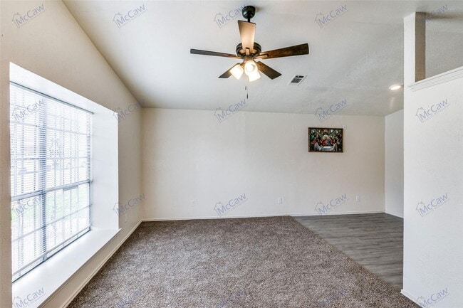 Building Photo - 9912 Hustead St