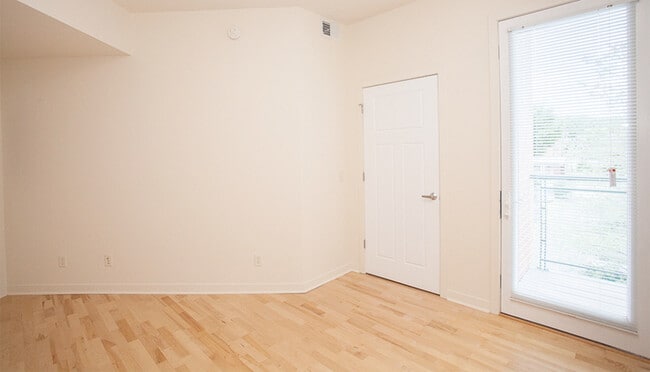 Building Photo - 242 E Water St