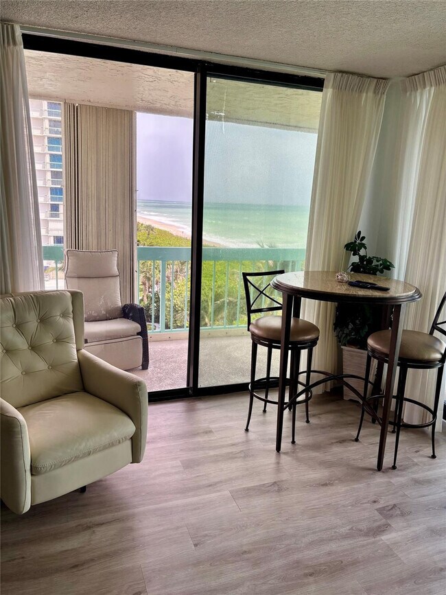 Building Photo - 9940 S Ocean Dr