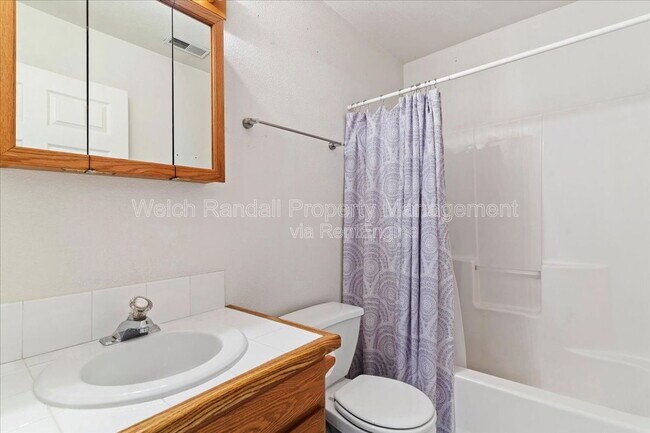 Building Photo - 928 E 1275 N